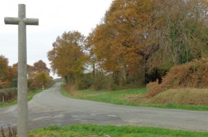 Croix de la Guioullièren route de Chatelain (2)