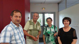 En centre, M et Mme Neveu, entouré de Joël et Evelyne Hallopeau.De l'entreprise Gruau M Neveu était intervenu sur le chantier en 1969.