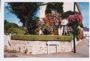 A l'angle de la rue du Bac de Ménil, M Daniel Bouin fut régulièrement à l'honneur lors des concours des Villages Fleuris